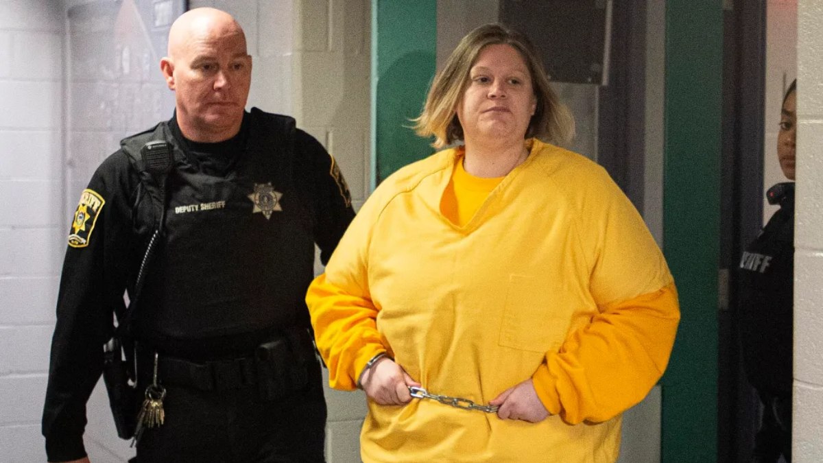 ABD’de 2 çocuğunu köpek tasmasıyla öldürdü: Suçlamaları reddetti