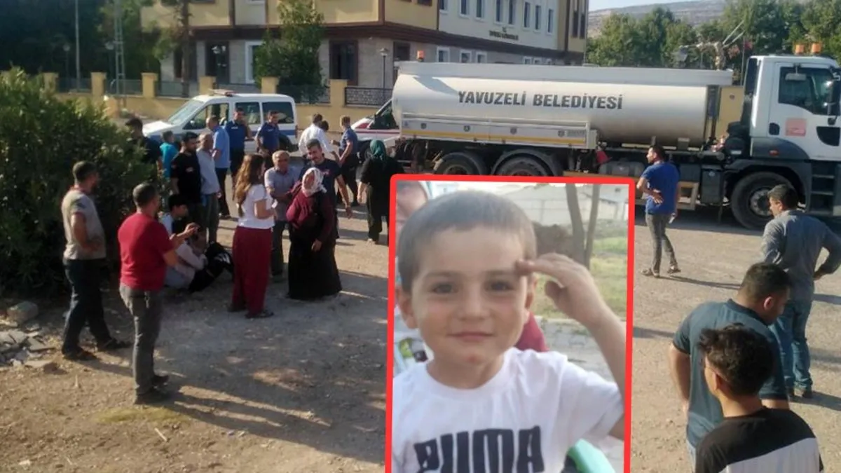 Küçük çocuk su tankerinin altında kaldı: Olay yerinde bulunan terlikleri yürek yaktı!