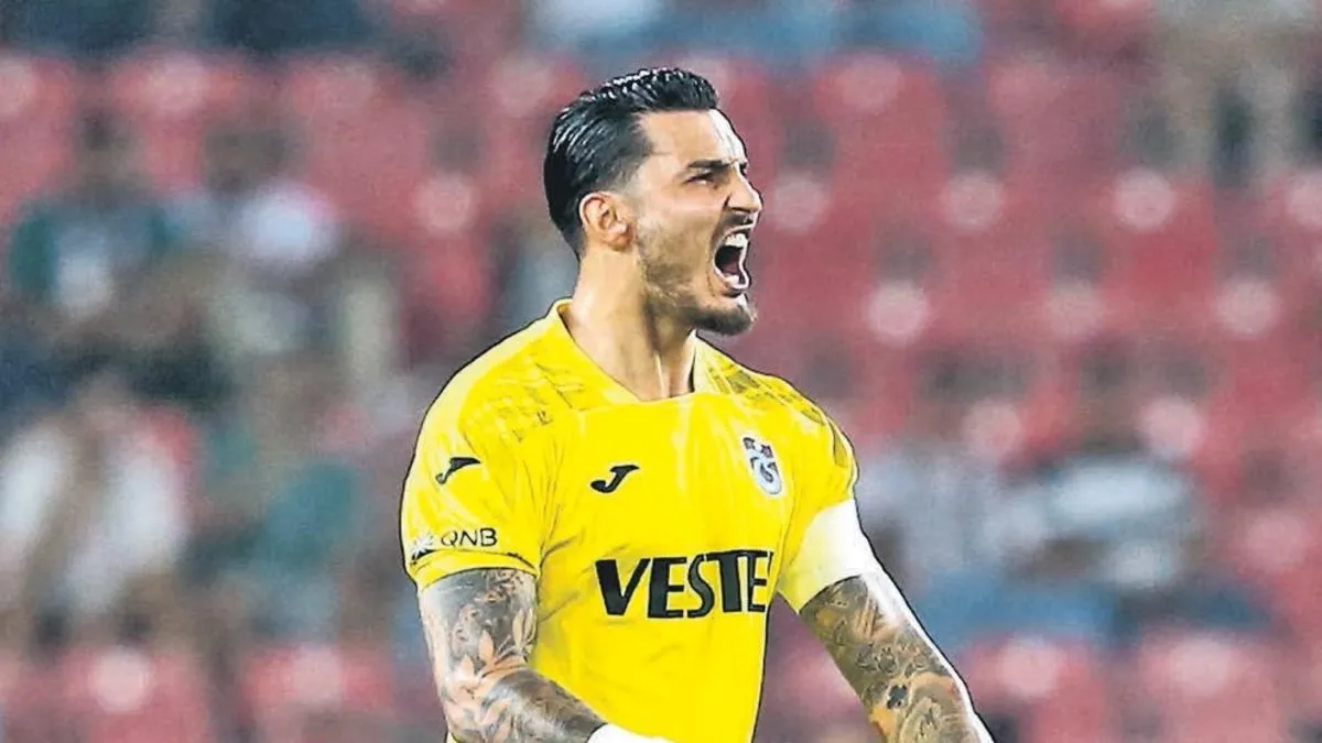 Herkes gitti tek o değişmedi