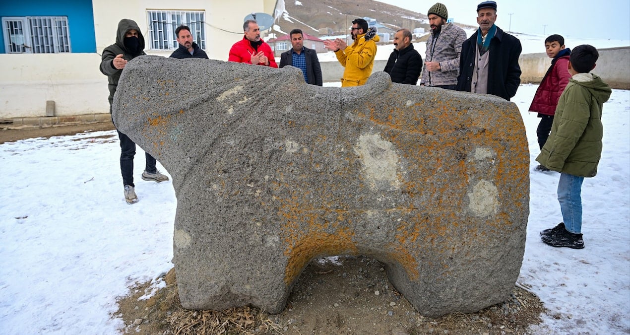 700 Yıllık Efsane: 7 tonluk at heykeline gözleri gibi bakıyorlar