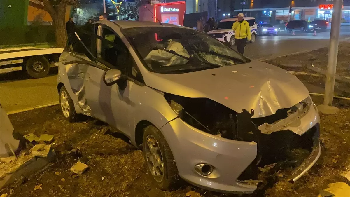 Erzincan’da Otomobil Kazası