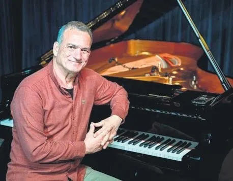 İlk kez meslektaşına gönül verdi