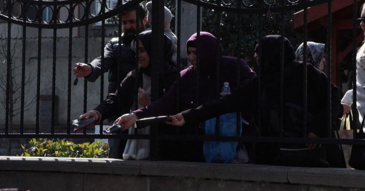 Ramazan ayının ilk gününde Oruç Baba Türbesi’nde yoğunluk